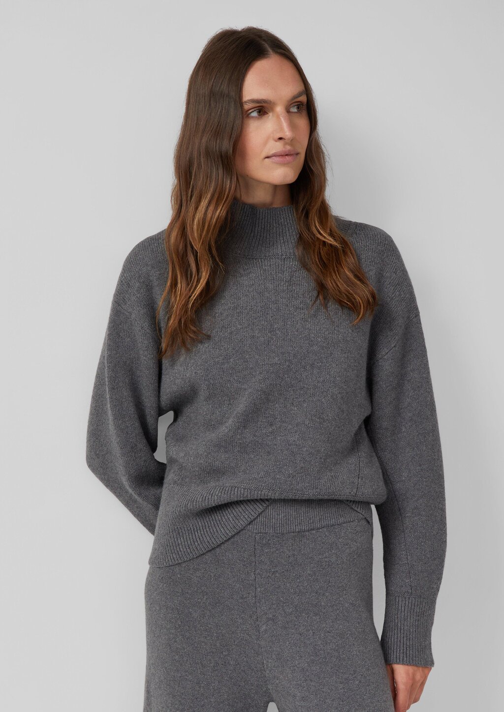 Weicher Pullover mit Stehkragen