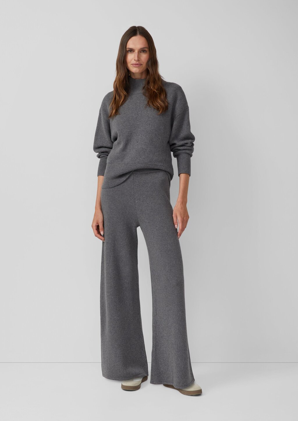 Weicher Pullover mit Stehkragen