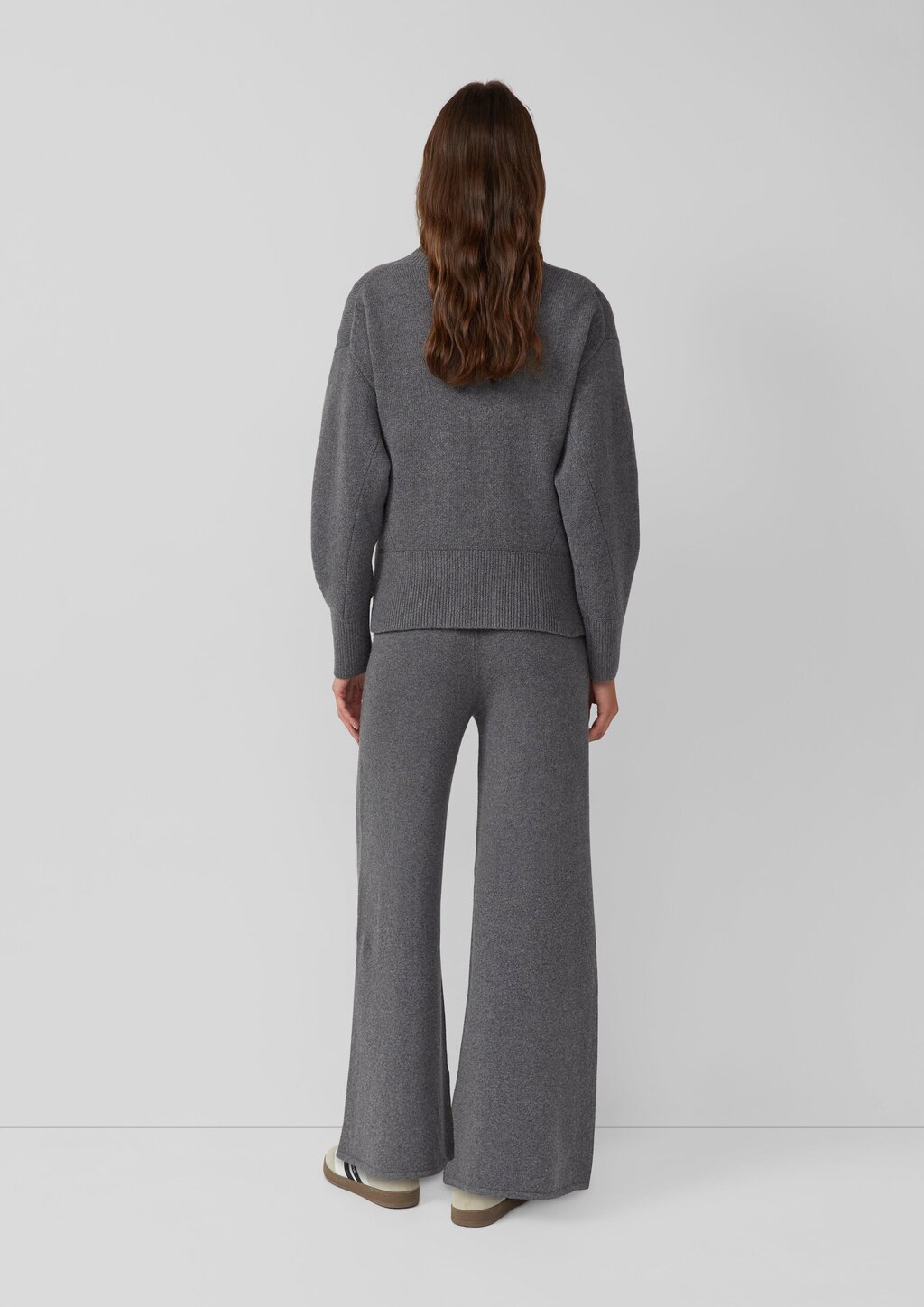 Weicher Pullover mit Stehkragen