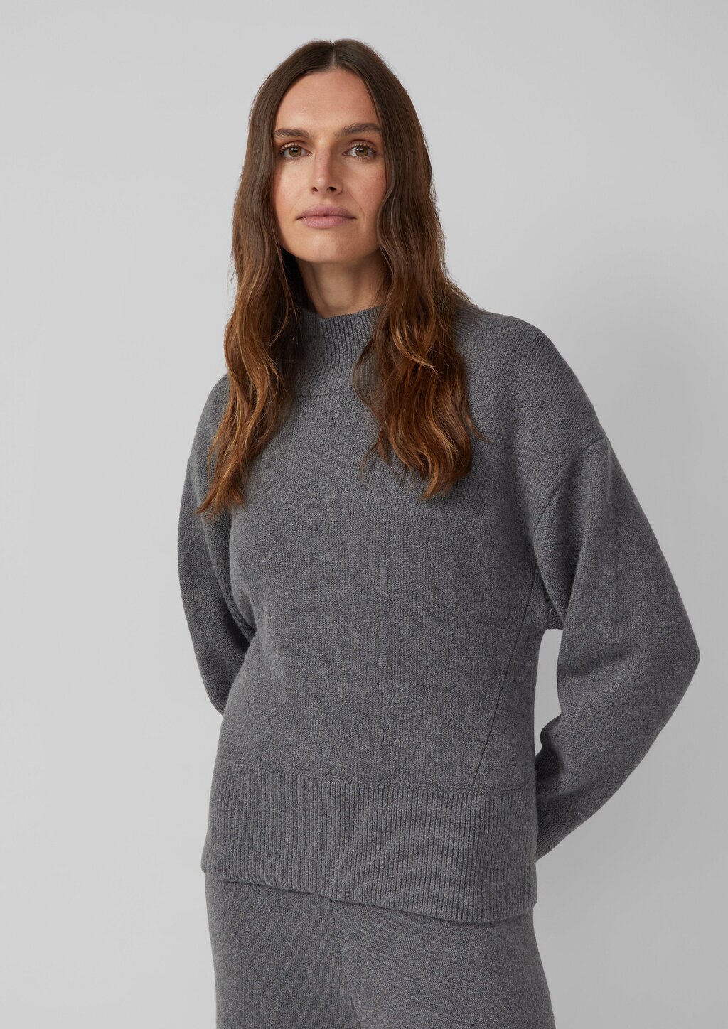 Weicher Pullover mit Stehkragen