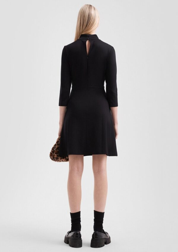 Tailliertes Kleid aus Interlockjersey