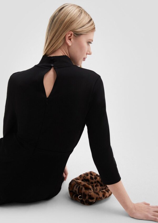 Tailliertes Kleid aus Interlockjersey