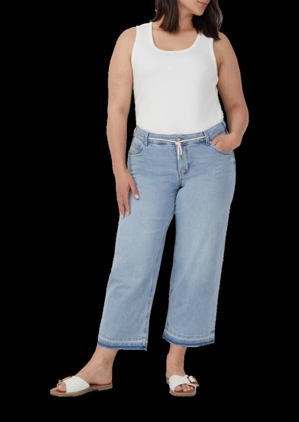 Cropped Jeans / Straight Fit / Mid Rise / Straight Leg