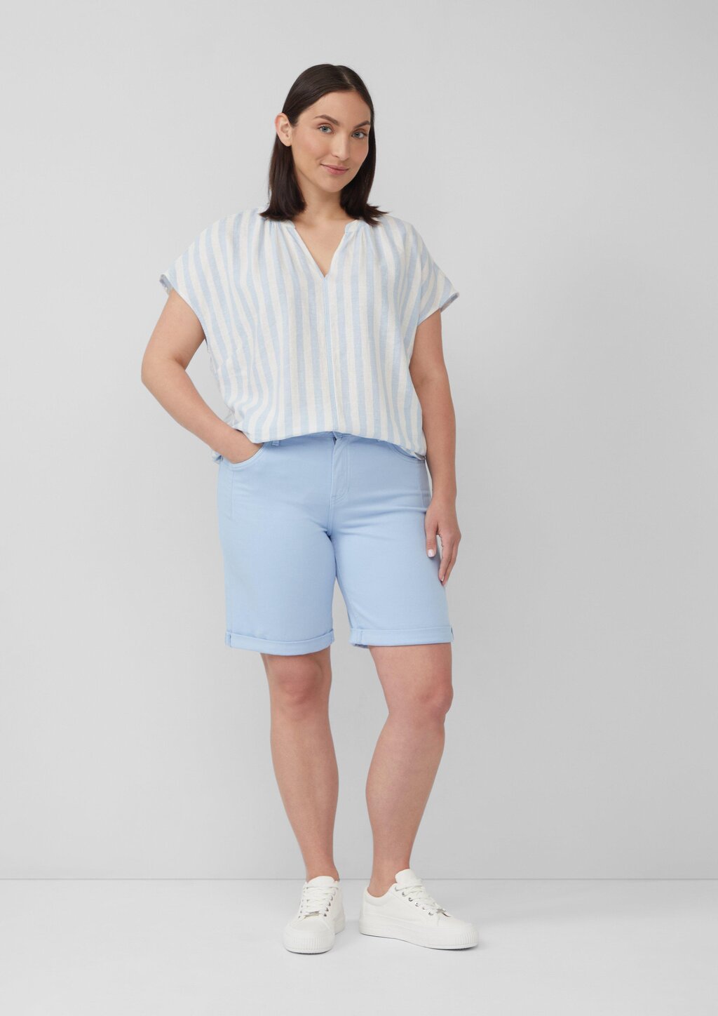 Bermuda Jeans / Straight Fit / Mid Rise / Straight Leg