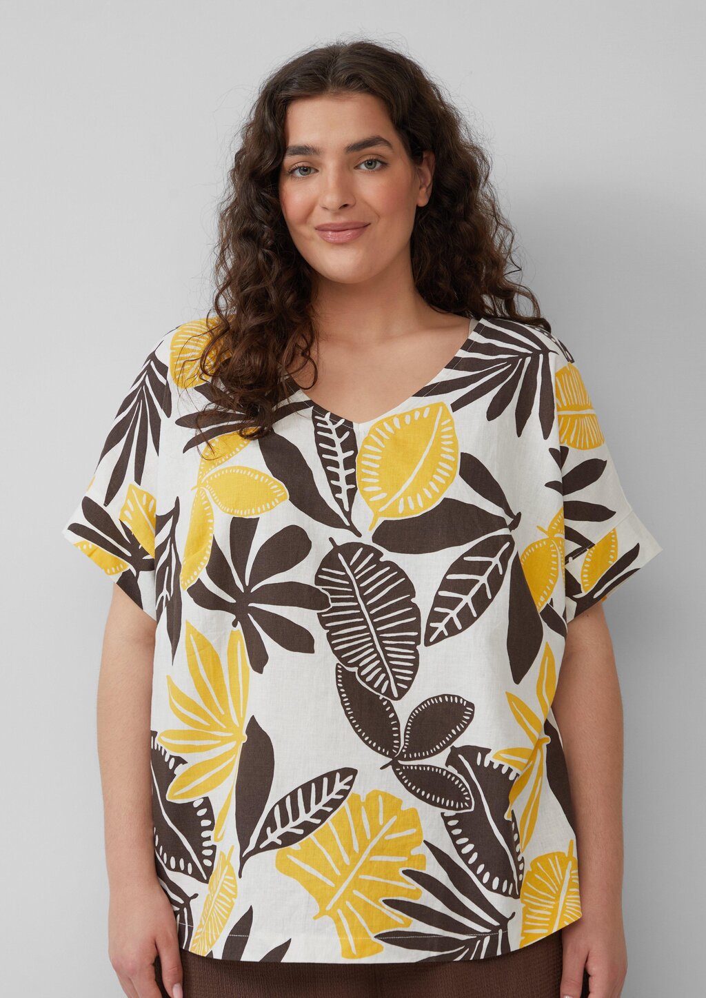 T-Shirt im Fabricmix mit Leinenanteil