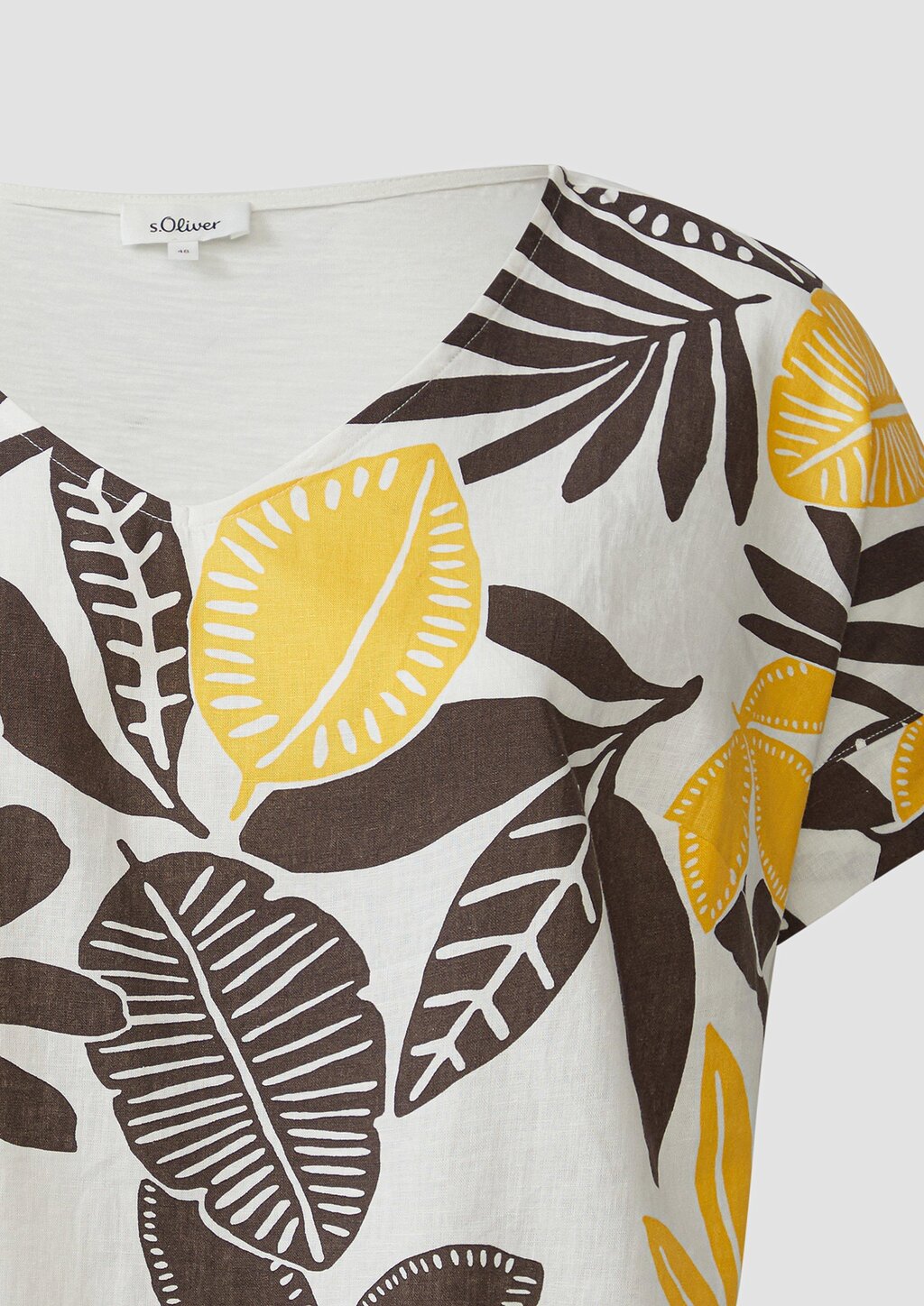 T-Shirt im Fabricmix mit Leinenanteil