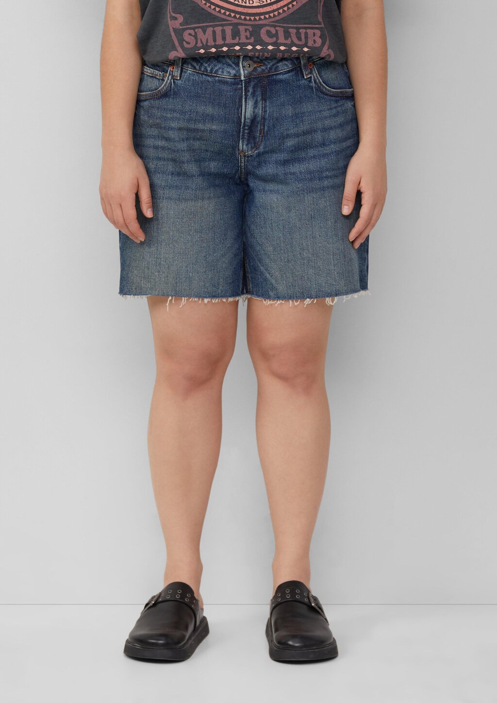 Jeans Mom / Relaxed Fit / High Rise