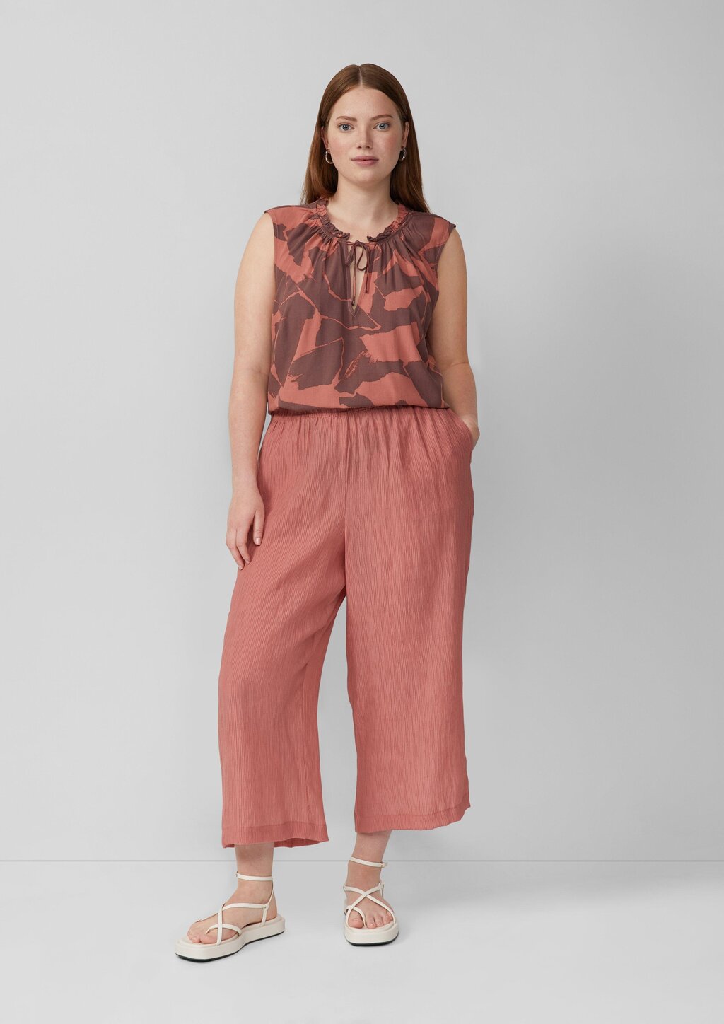 Blusentop mit Rüschenkragen