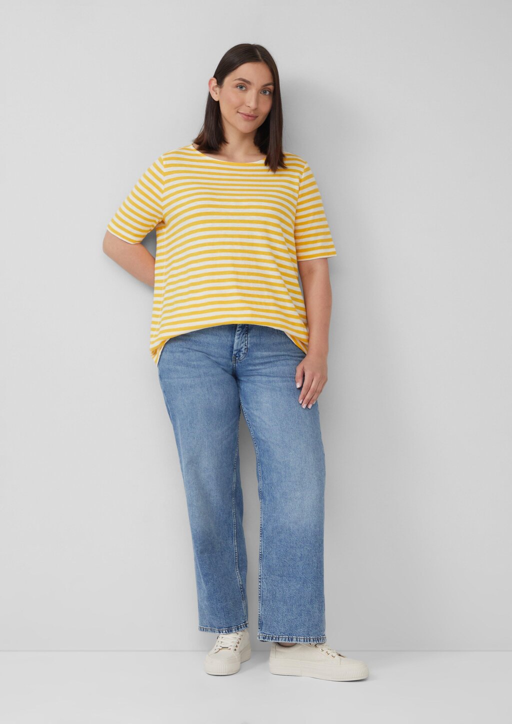 Gestreiftes T-Shirt mit Flammgarnstruktur