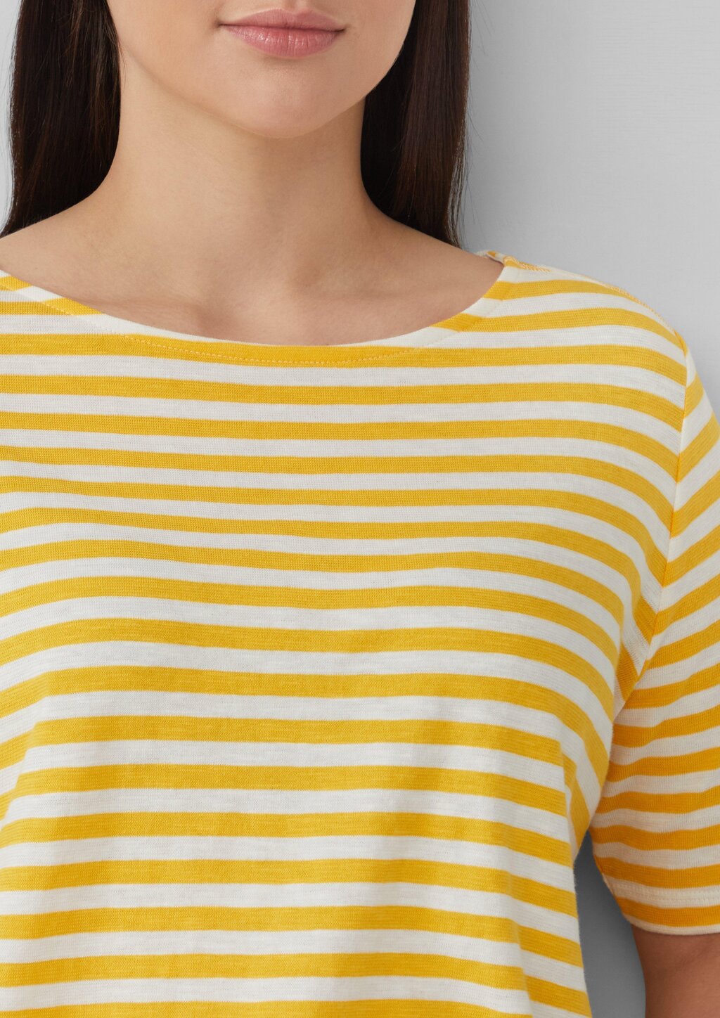 Gestreiftes T-Shirt mit Flammgarnstruktur