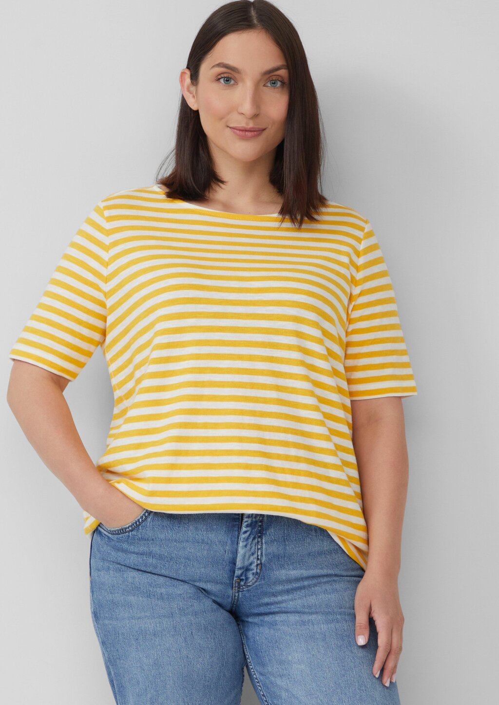 Gestreiftes T-Shirt mit Flammgarnstruktur