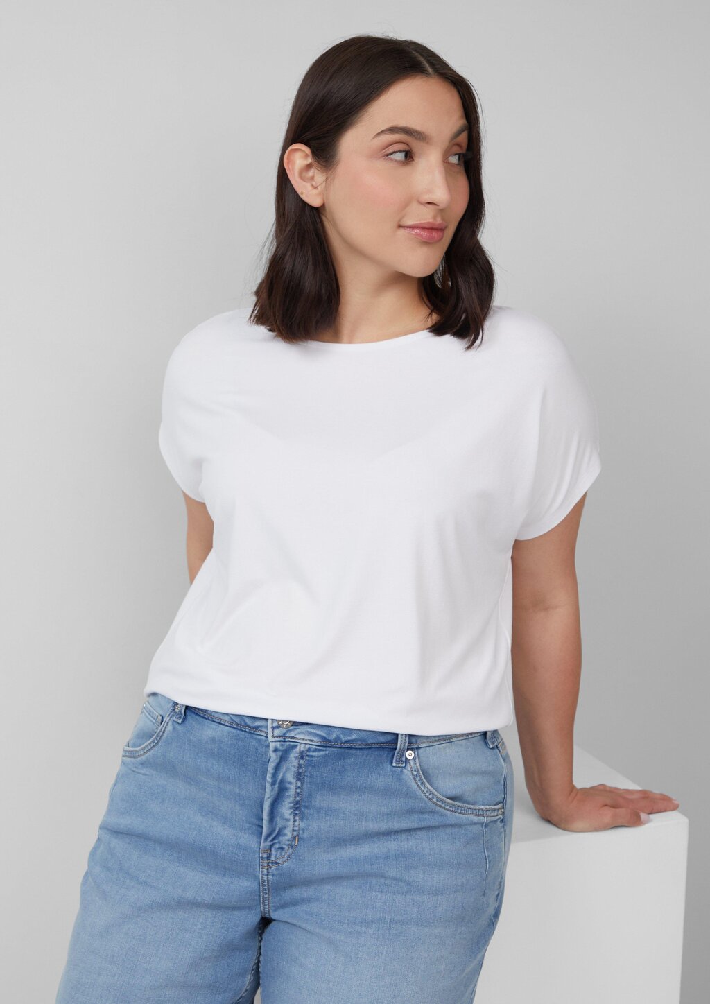 Fließendes Jersey-Shirt mit überschnittenen Schultern