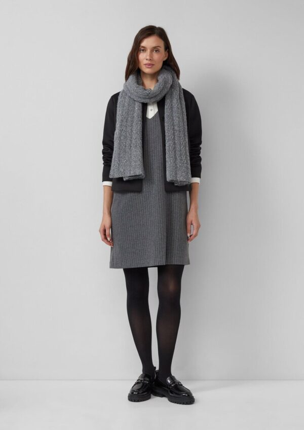 Strickschal mit Pailletten