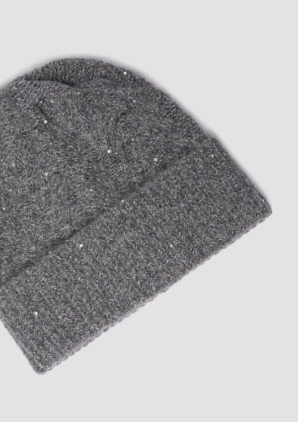 Strickmütze mit Pailletten