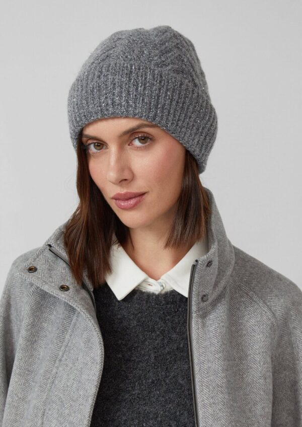 Strickmütze mit Pailletten