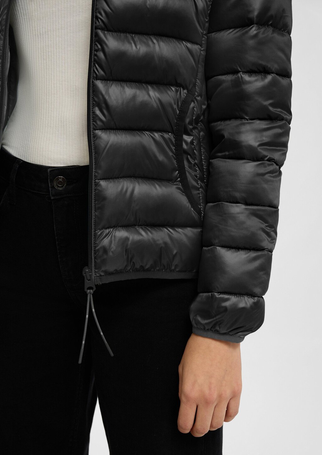 Leicht wattierte Steppjacke mit Kapuze