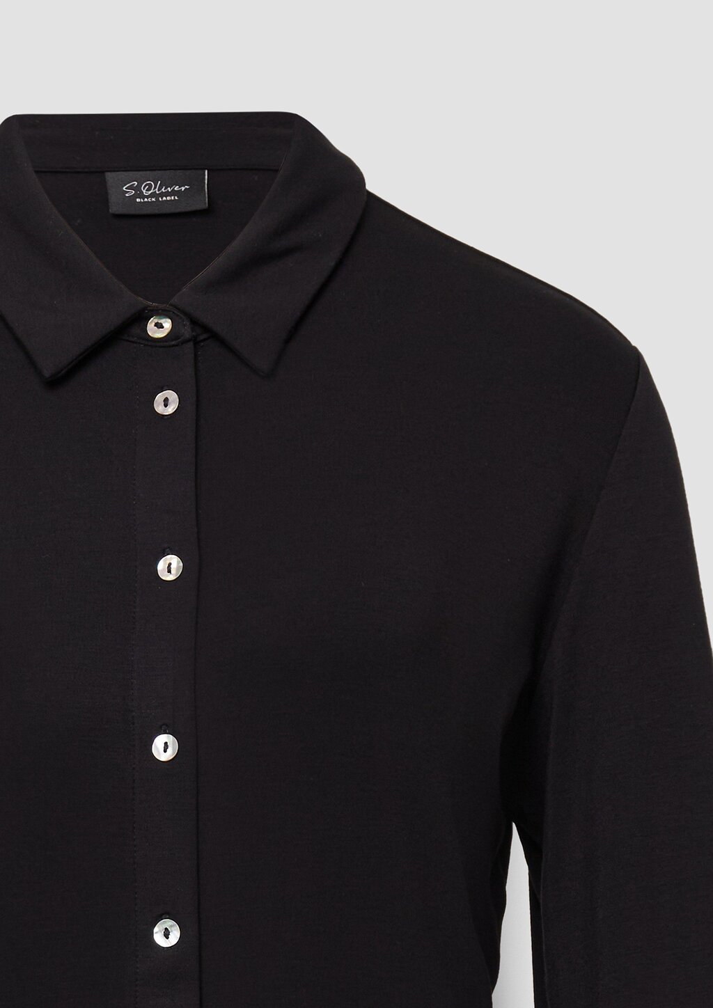 Jerseybluse mit Perlmuttknöpfen