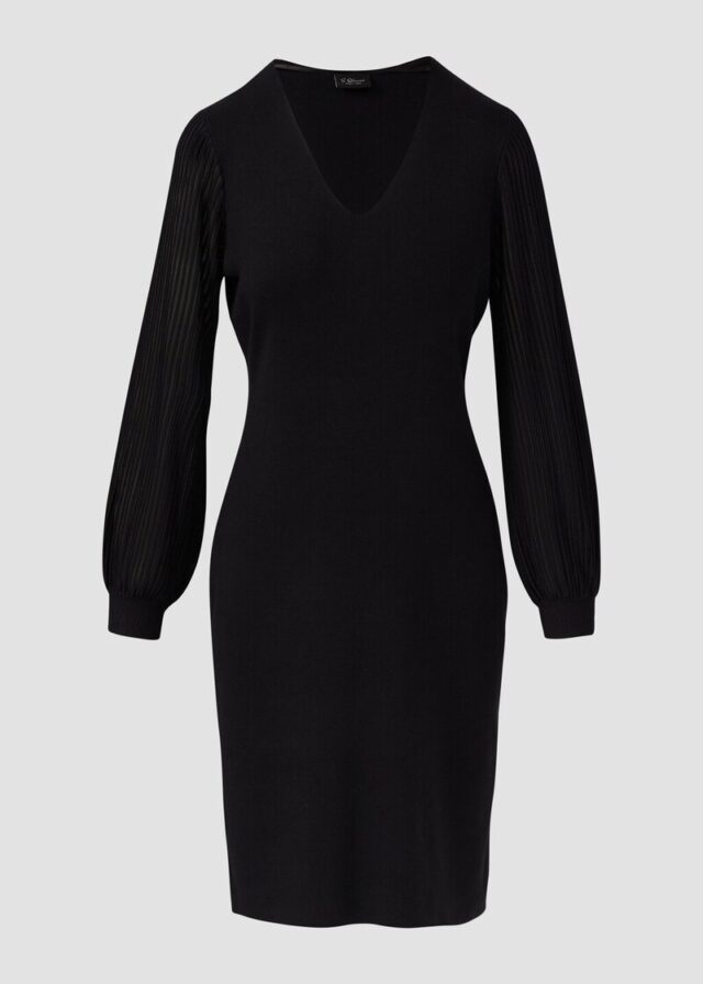 Figurumspielendes Kleid aus Viskosemix mit semitransparenten Ärmeln