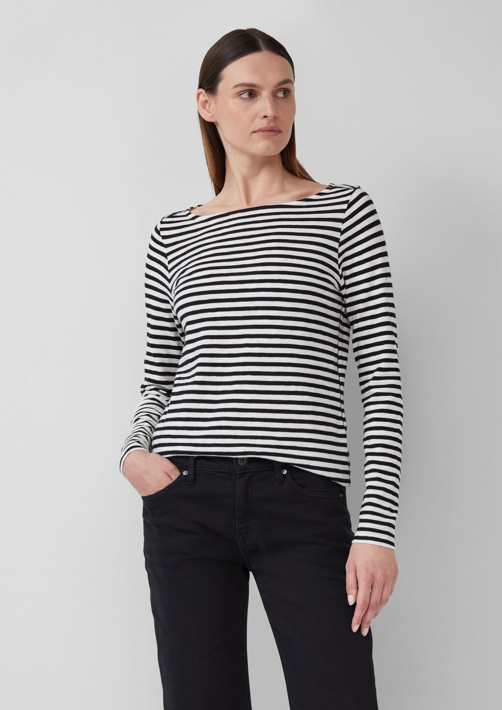 Gestreiftes Langarmshirt aus Flammgarn mit U-Boot-Ausschnitt