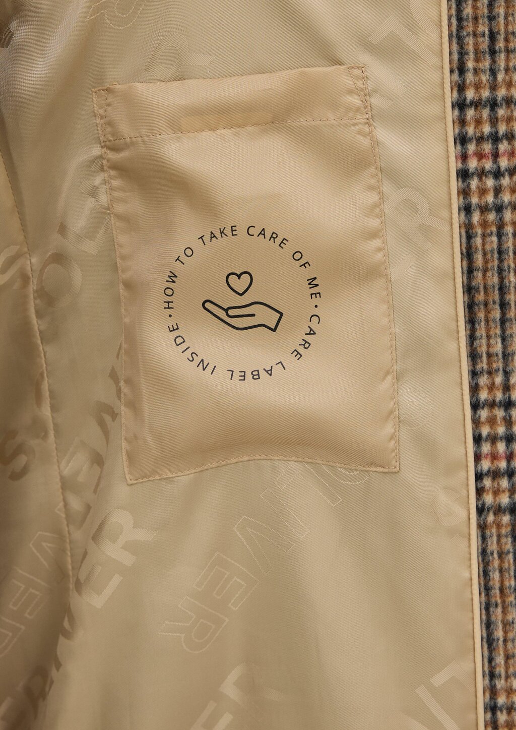 Wollmixmantel mit Leo-Muster und Eingrifftaschen