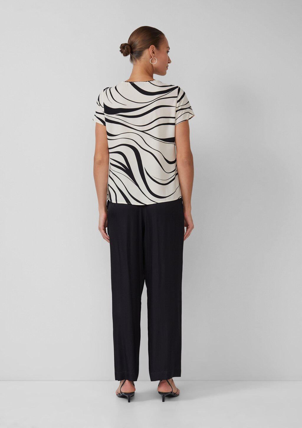 Kurzarmbluse mit Rundhalsausschnitt und All-over-Print