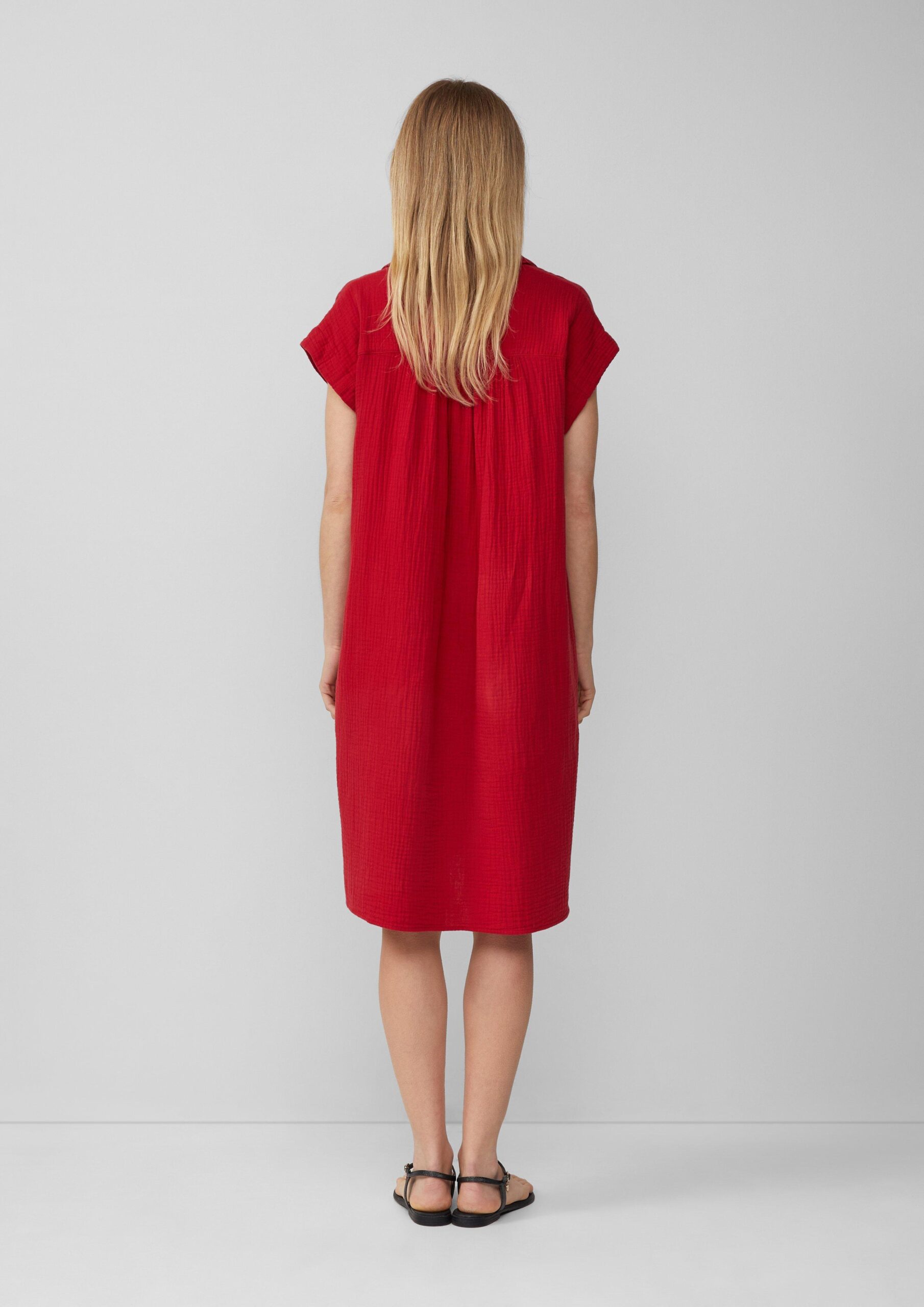 Lässiges Kleid aus Musselin mit Eingrifftaschen