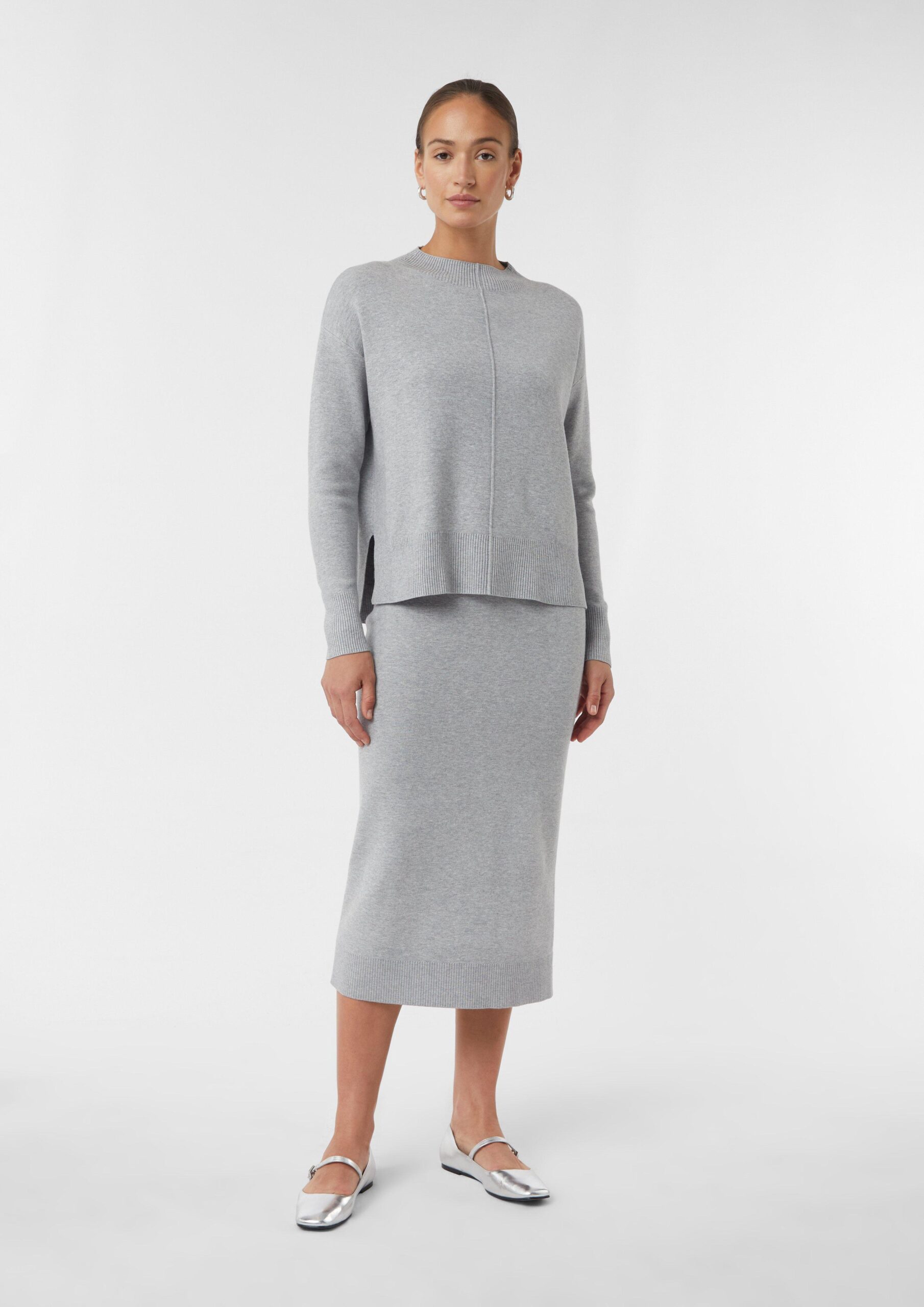 Feinstrickpullover aus Viskosemix mit Ziernaht