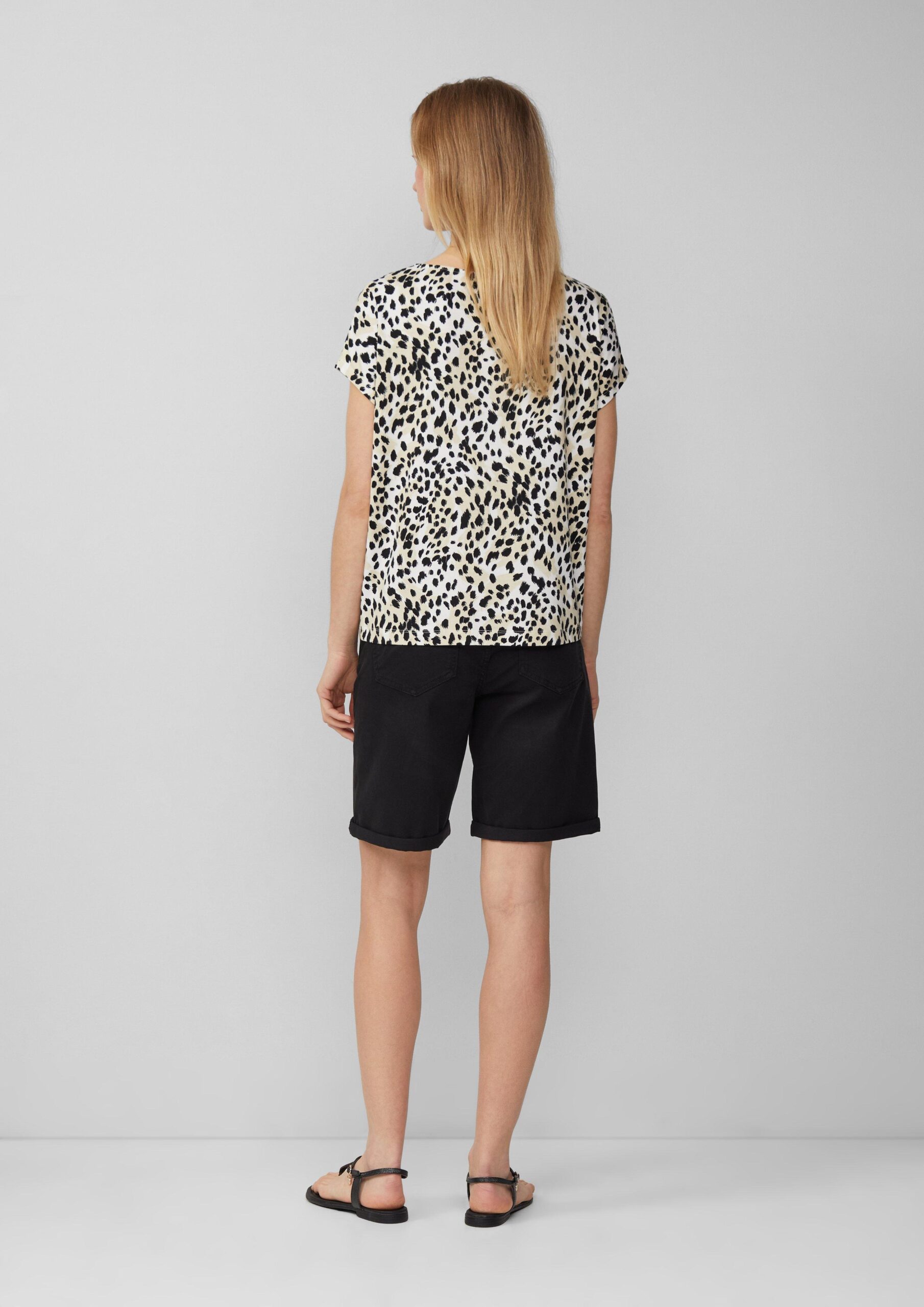 Fließendes Jersey-Shirt mit überschnittenen Schultern