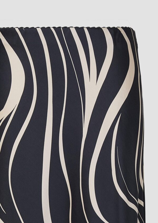 Satinierter Midirock mit Elastikbund und All-over-Print