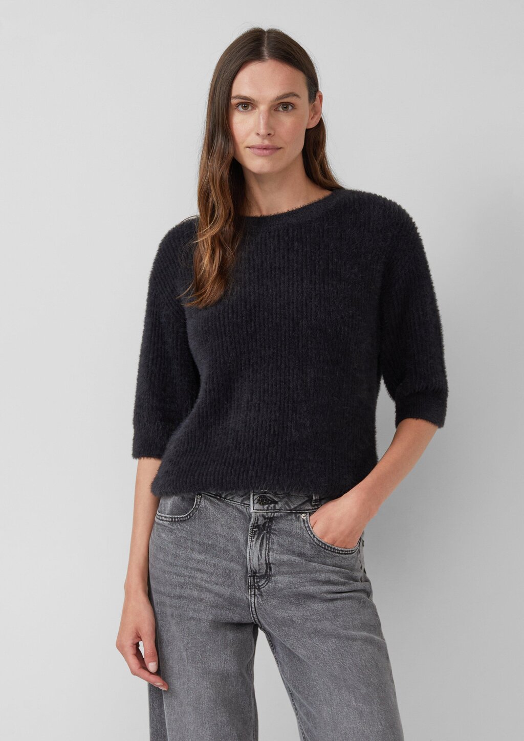 Flauschiger Strickpullover mit halbem Arm