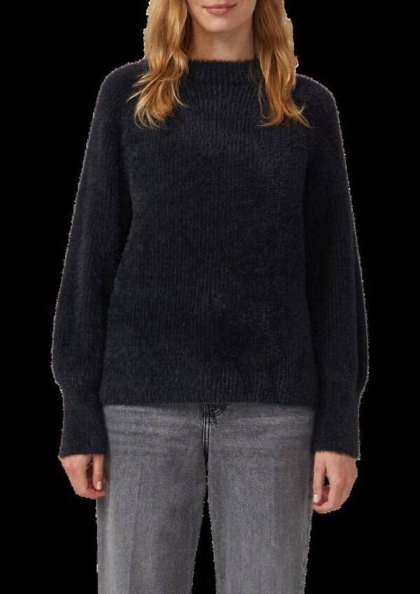 Flauschiger Pullover mit Stehkragen