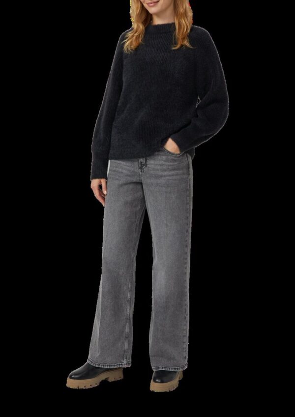 Flauschiger Pullover mit Stehkragen