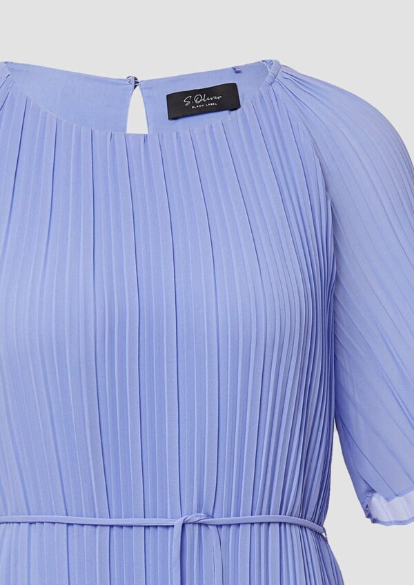 Plissiertes Chiffon-Kleid mit Raglanärmeln