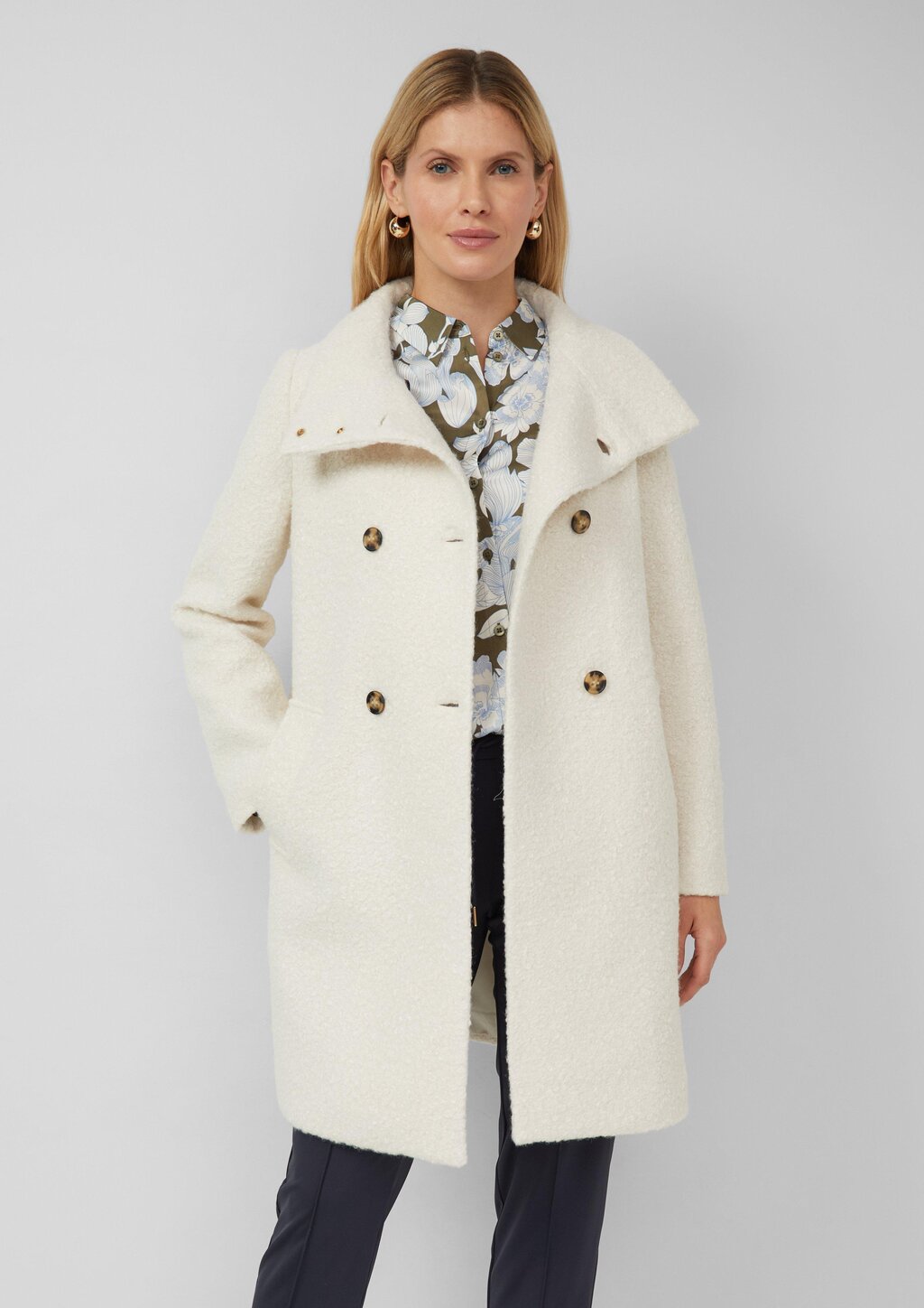 Gefütterter Bouclé-Mantel mit Stehkragen