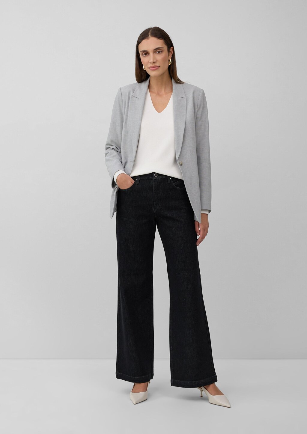 Feinstrickpullover mit V-Ausschnitt und semitransparenten Ärmeln