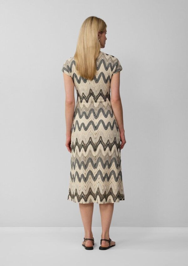 Gemustertes Etuikleid aus Häkeljersey