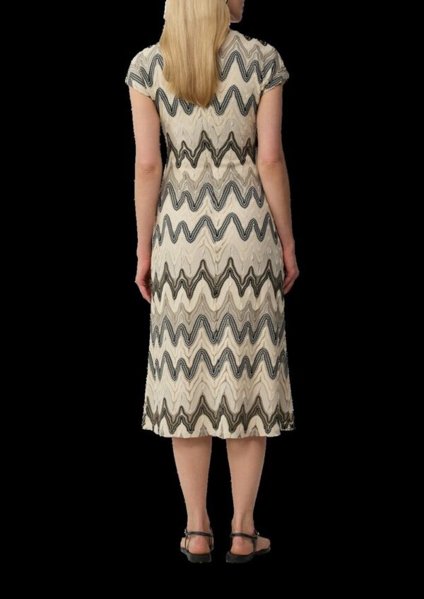 Gemustertes Etuikleid aus Häkeljersey