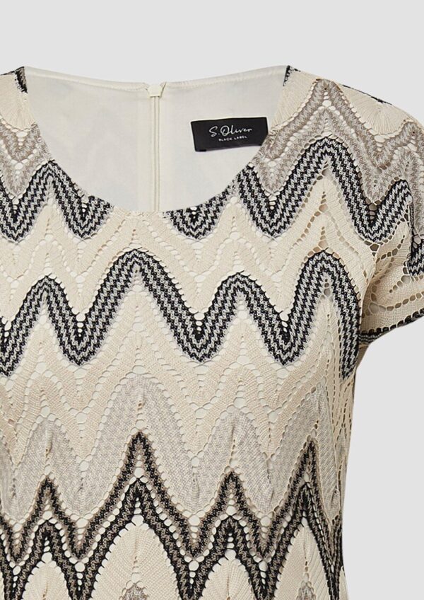 Gemustertes Etuikleid aus Häkeljersey