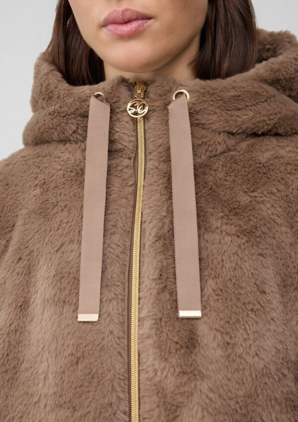 Kapuzenjacke aus Fellimitat mit elastischem Saum