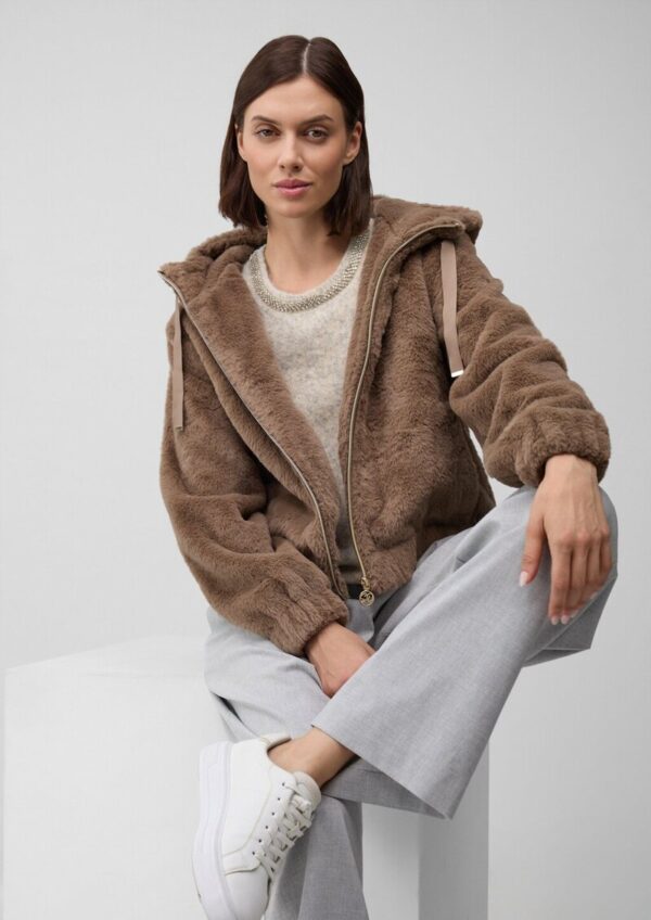 Kapuzenjacke aus Fellimitat mit elastischem Saum