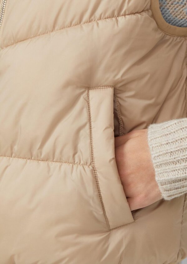 Wendbare Steppweste mit Fell