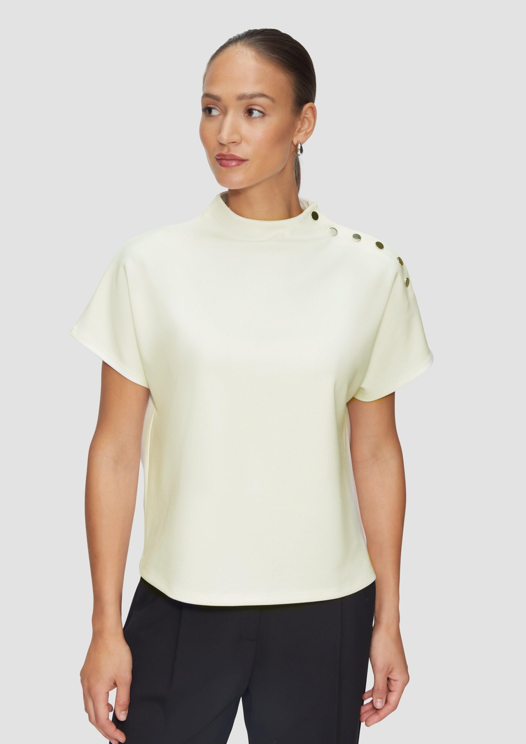 Jersey-Shirt mit dekorativen Knöpfen