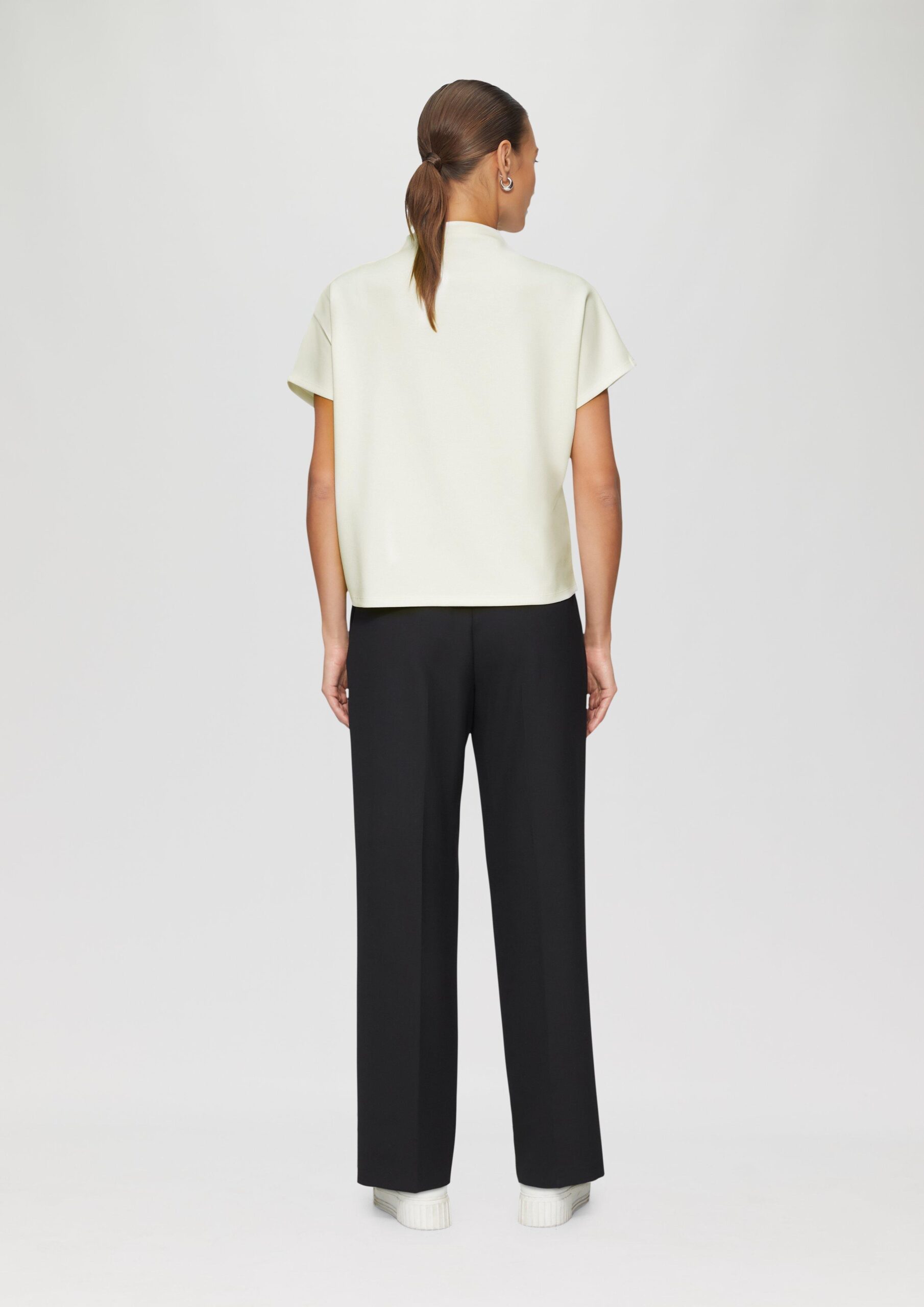 Jersey-Shirt mit dekorativen Knöpfen