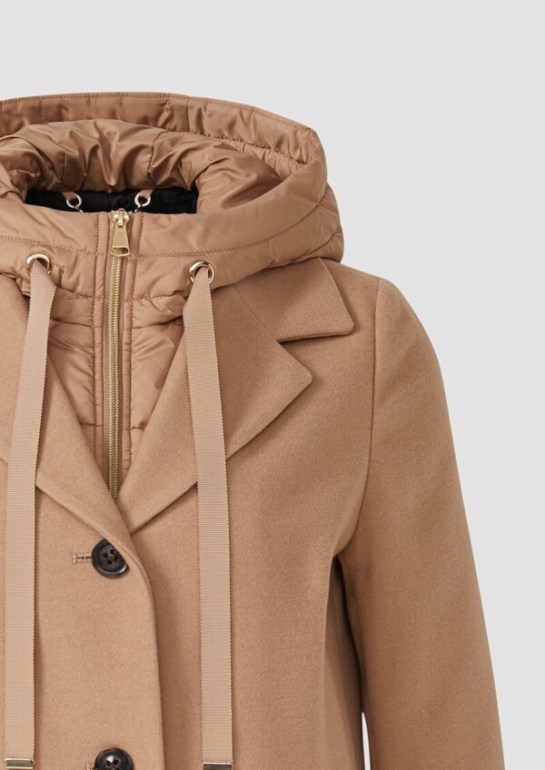 Weicher Mantel aus Viskosemix mit fixiertem Stepp-Insert