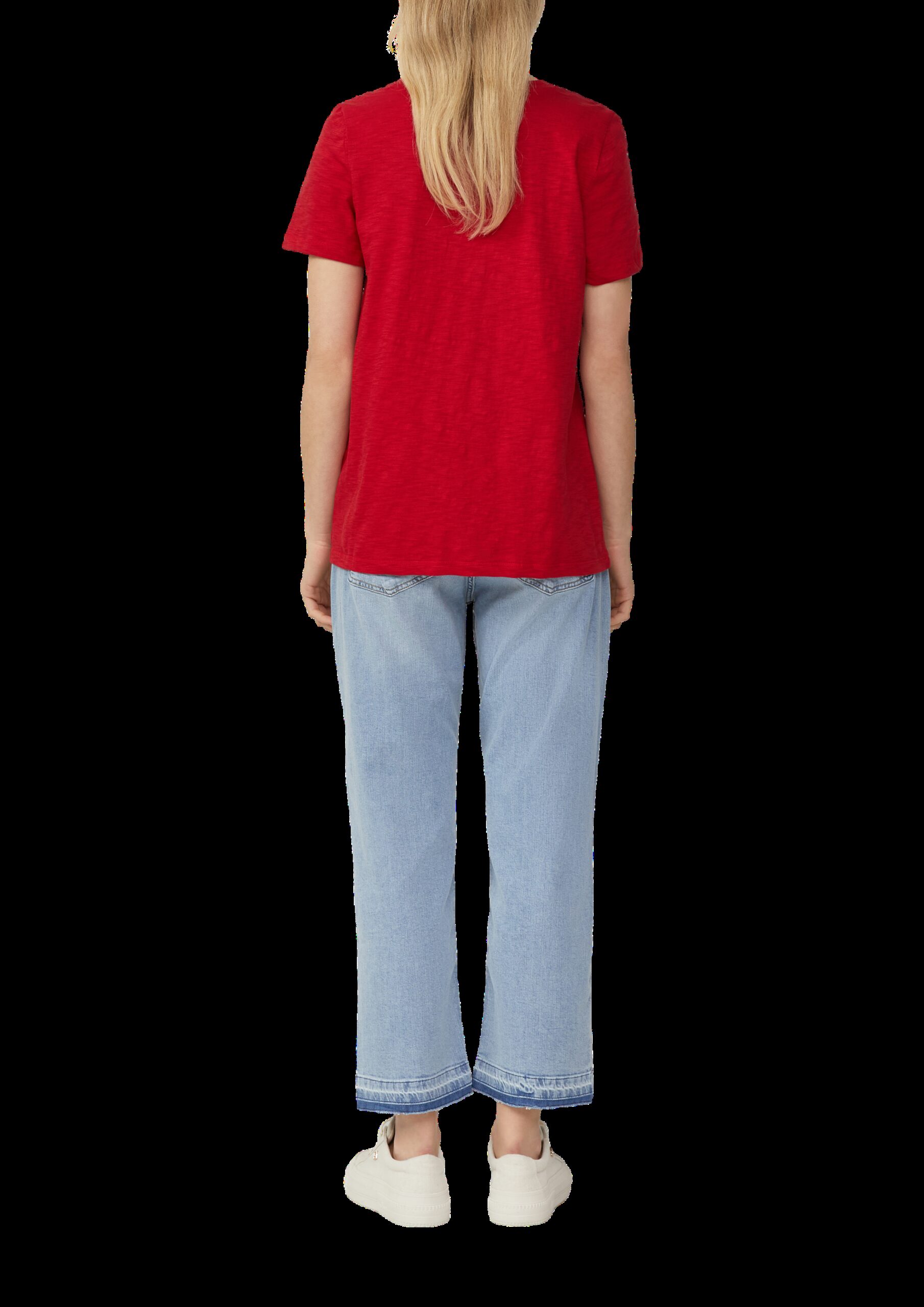 T-Shirt mit Flammgarnstruktur und Ausschnitt-Detail