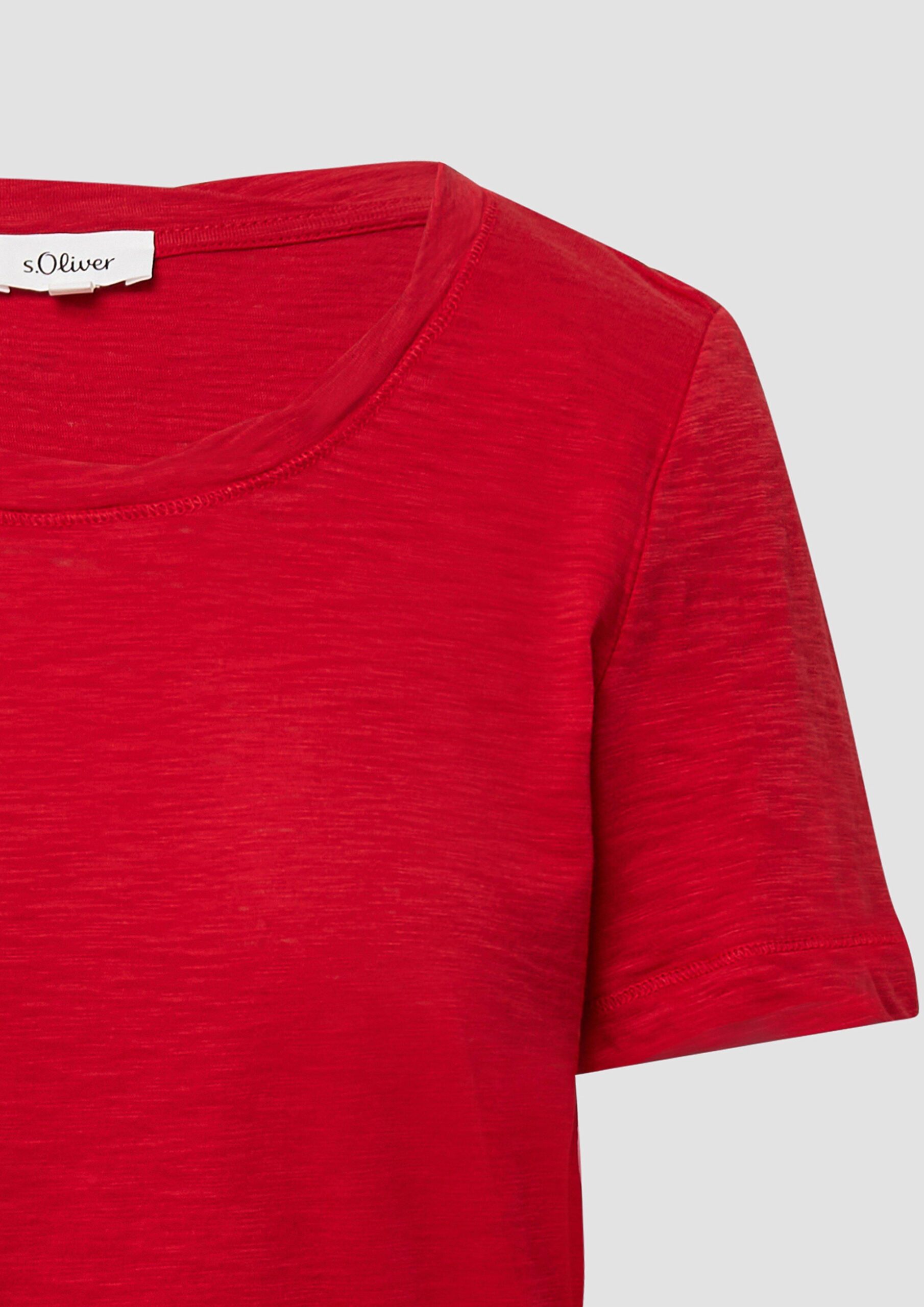 T-Shirt mit Flammgarnstruktur und Ausschnitt-Detail