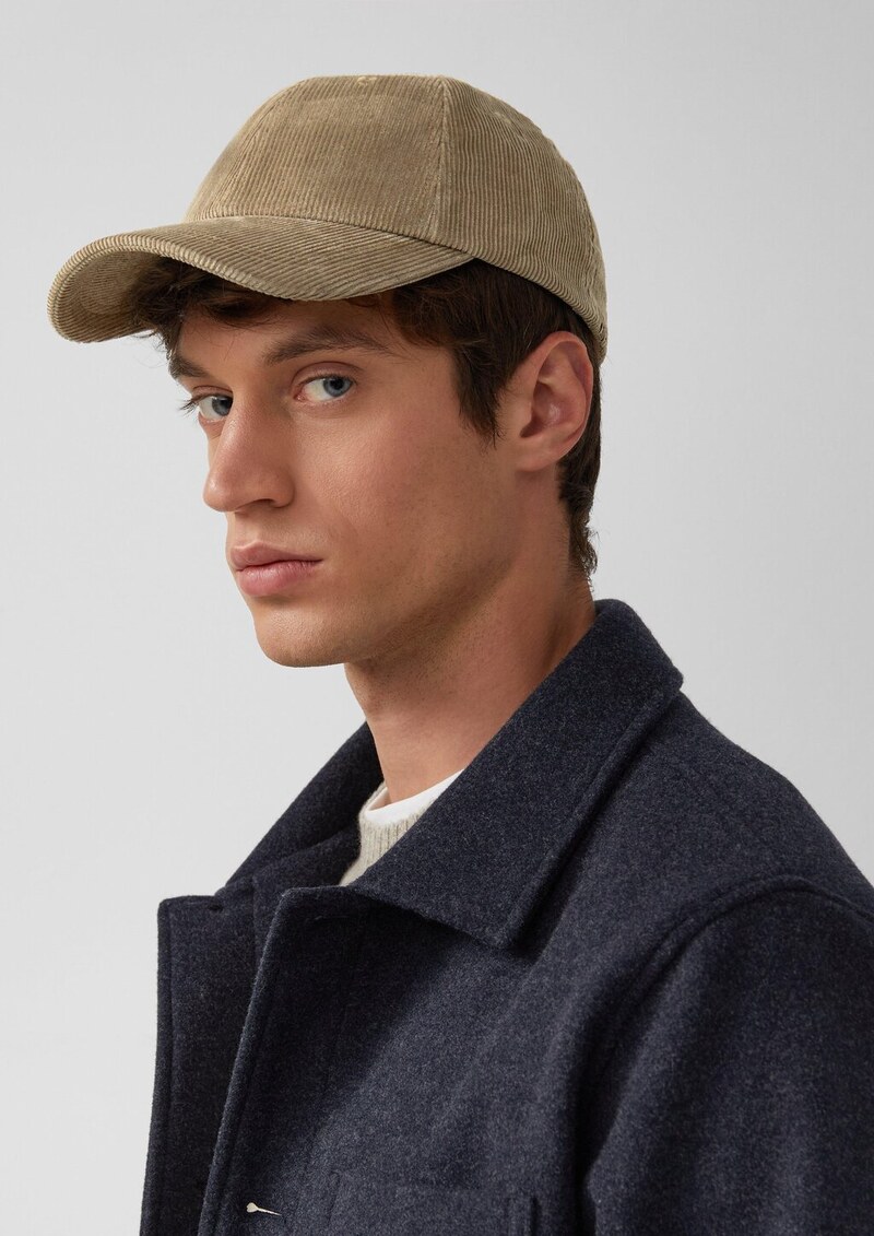 Cord-Kappe mit Label-Patch