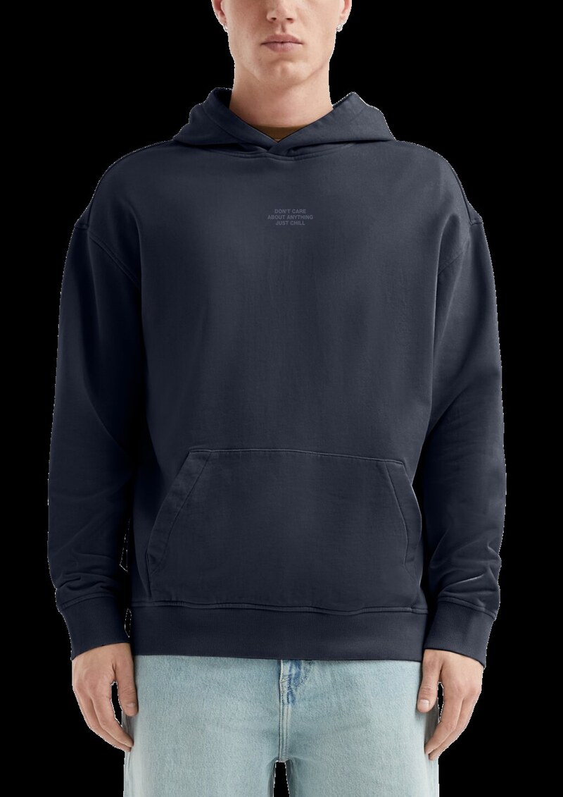 Gewaschener Hoodie mit kleinem Frontprint