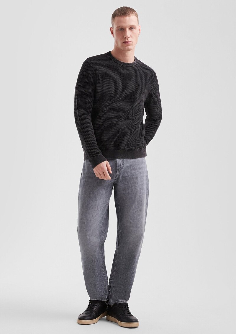 Gewaschener Strickpullover mit Strukturmuster