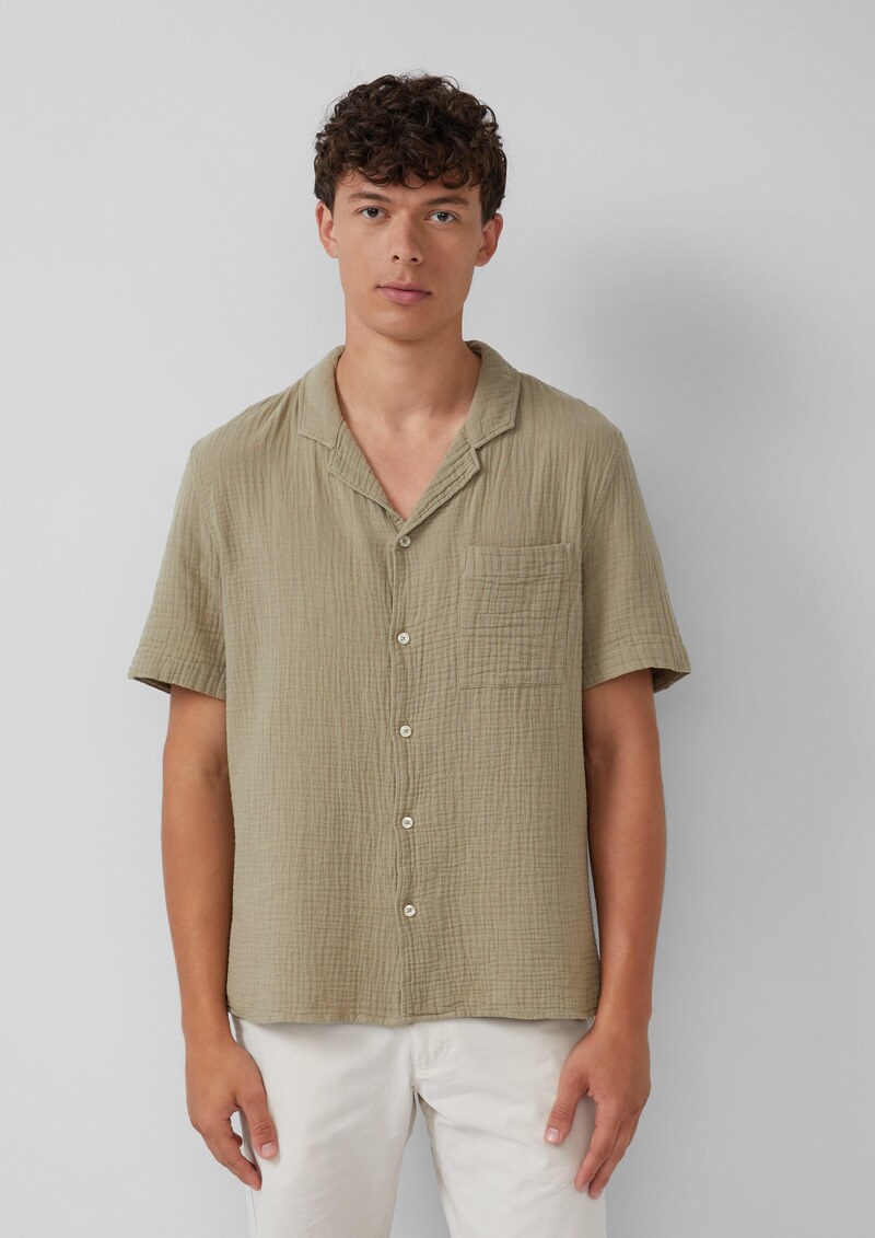 Resort Fit: Luftiges Kurzarmhemd aus Musselin